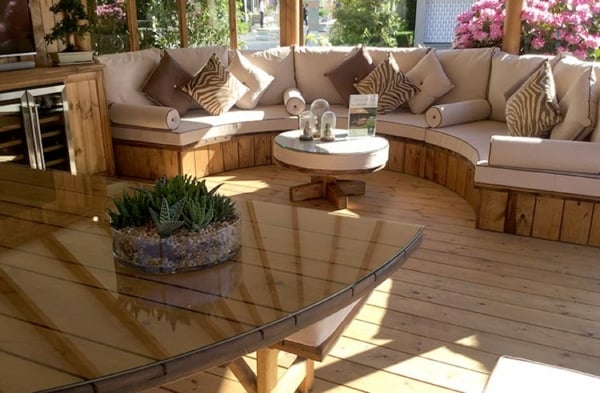 Breeze House Oval Cape with white bench cushions