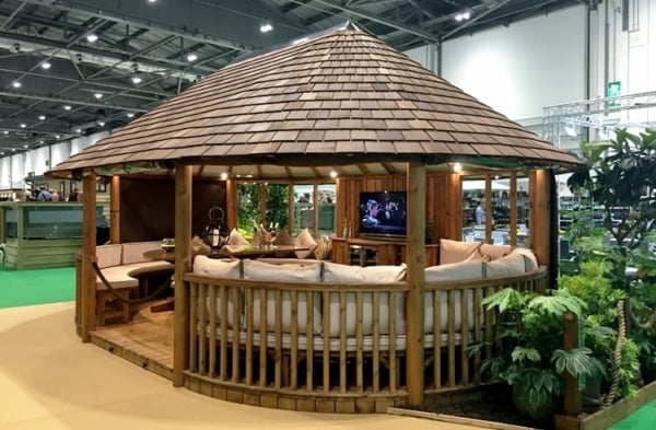 Breeze House Oval Cape