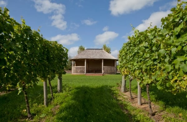 Breeze House Oval Cape