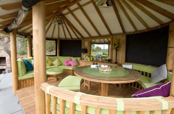 Breeze House Oval Safari with green interior cushioned benches