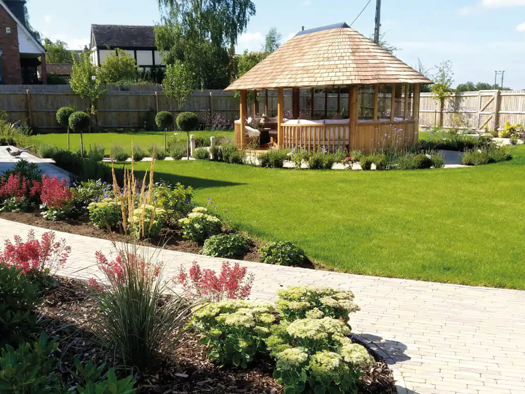 Breeze House Oval Safari in a garden