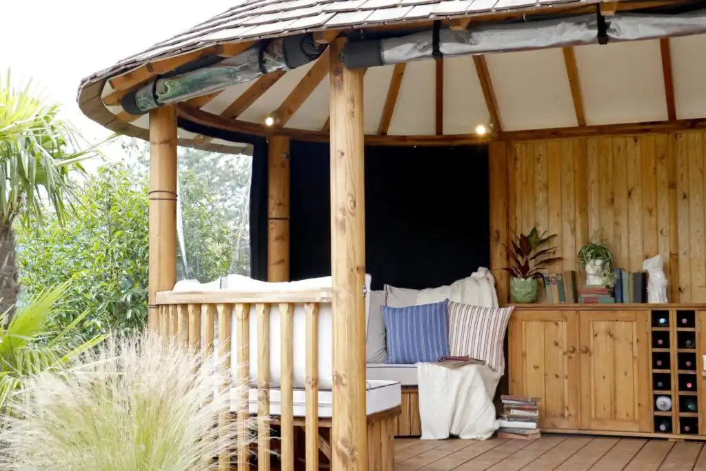 Breeze House Oval Safari reading den