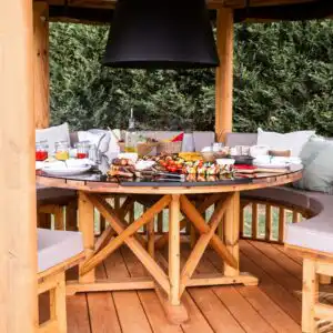 breeze hose grill table with food
