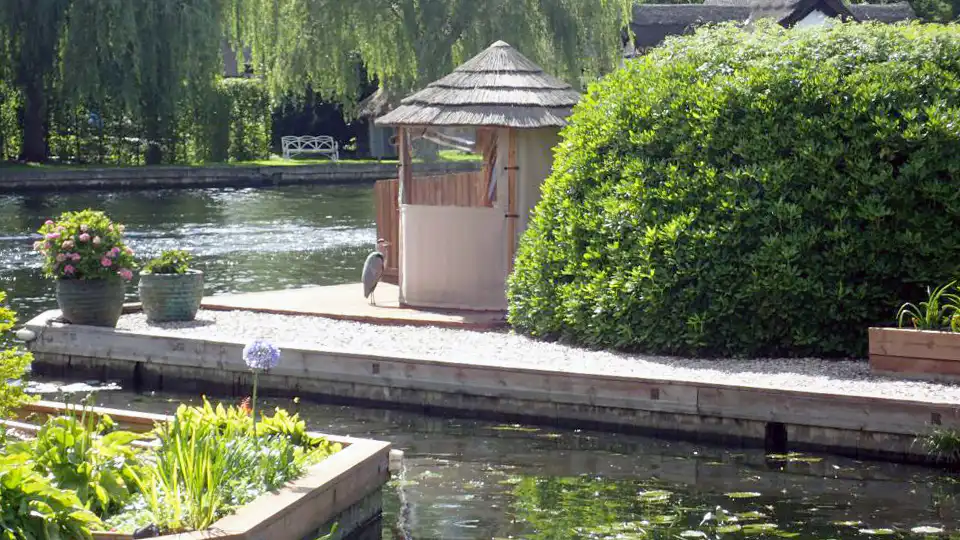 Breeze House Water 15