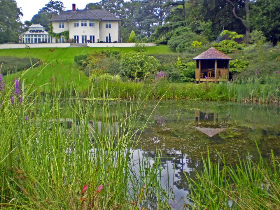Breeze House Water 16