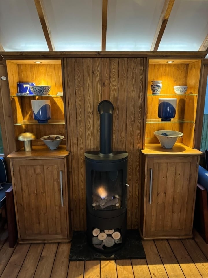 Dan Walker's Log Burning Stove in his Breeze House